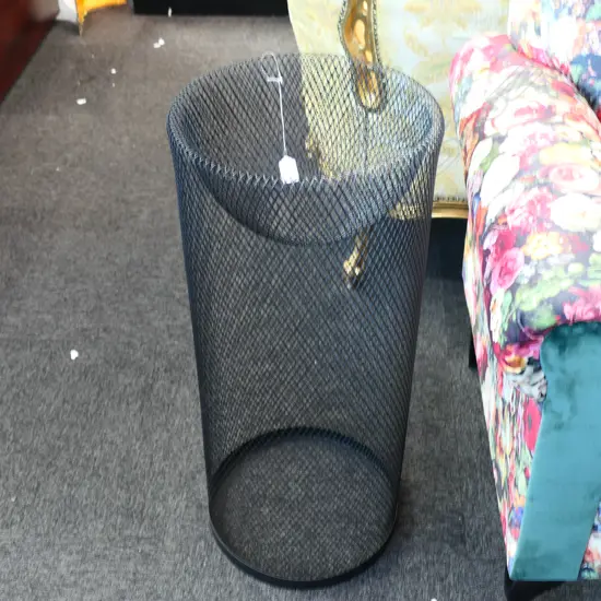 BLACK MESH STAND 800MM H