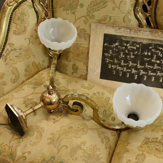 LARGE BRASS 2 ARMED WALL LIGHT 700MM W