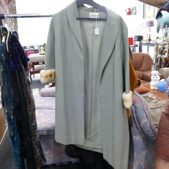 RETRO THREE QUARTER SLEEVE COAT