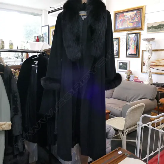 SMART BLACK WOOL COAT WITH FOX FUR COLLAR & CUFFS