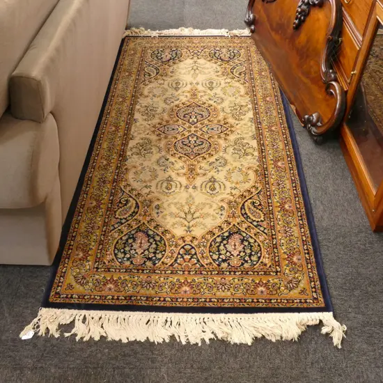 PERSIAN RUG 1.8 X 0.9M