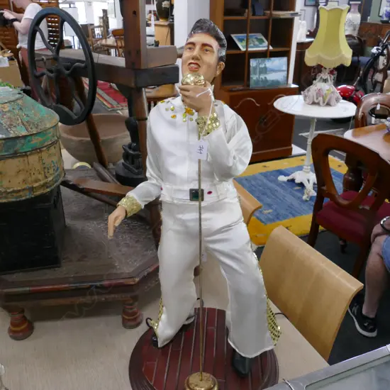 AN ELECTRIC ELVIS MODEL WORKING H 740 MM