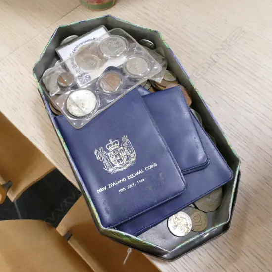 LOT ASSORTED COMMEMORATIVE COINS ETC