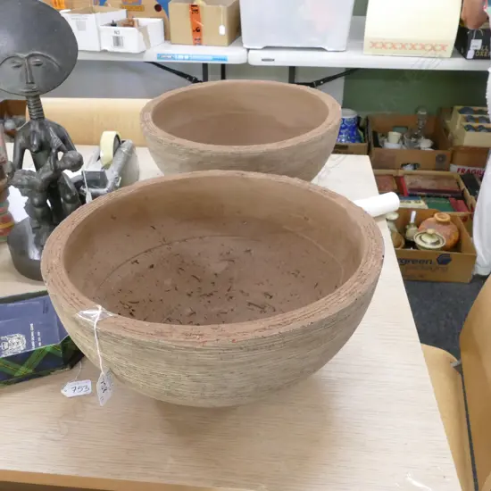 PR OF CERAMIC SHALLOW PLANTERS