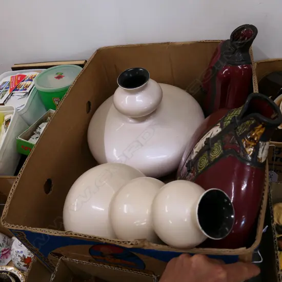 BOX LOT 4 VASES
