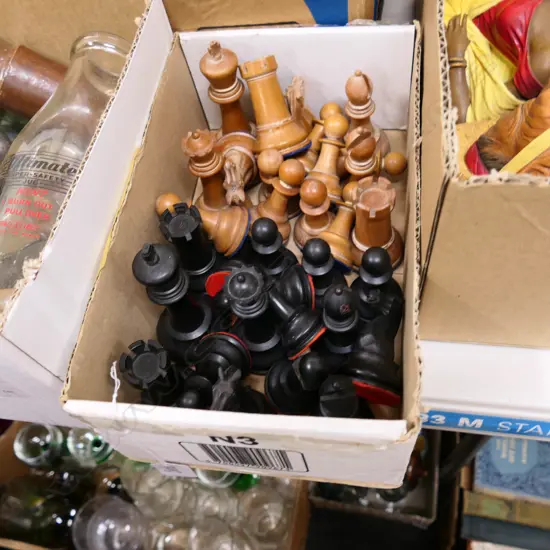 BOXWOOD AND EBONY CHESS PIECES C. 1900