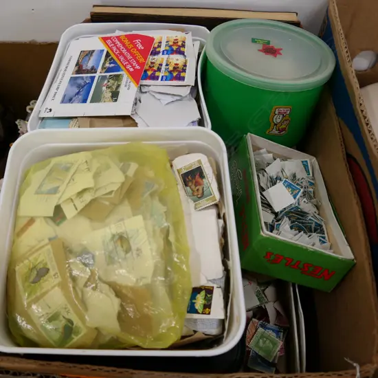 BOX LOT LARGE COLLECTION OF STAMPS MOSTLY NZ
