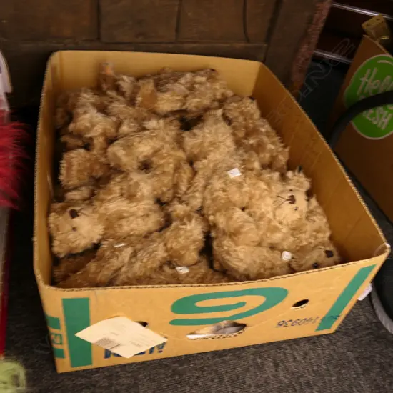 33 JOINTED TEDDY BEARS