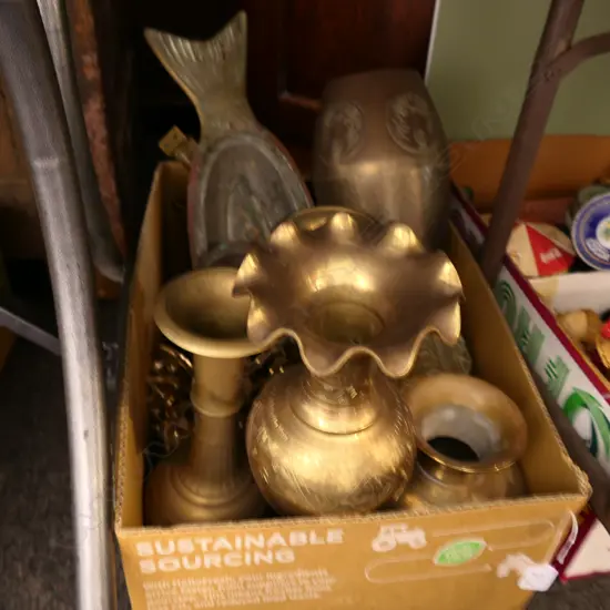 BOX LOT BRASS ITEMS