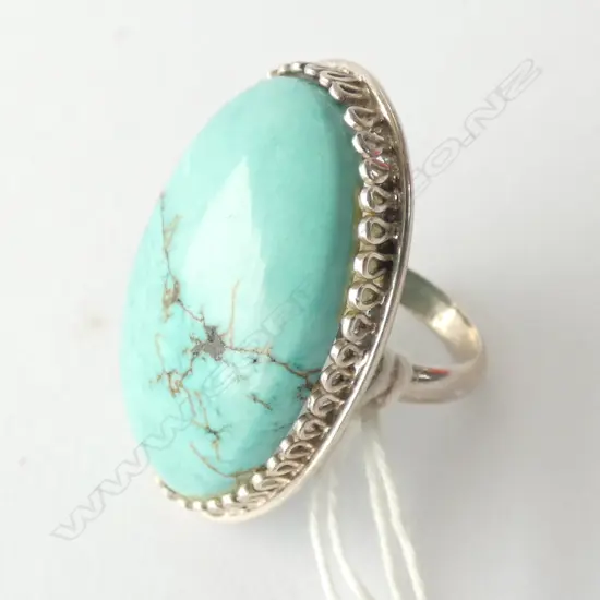 LGE OVAL TURQUIOSE & SILVER RING