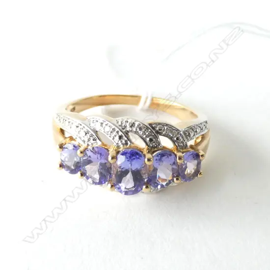 TANZANITE & DIAMOND RING 9CT GOLD