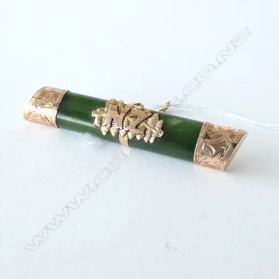 9CT GOLD AND POUNAMU BROOCH