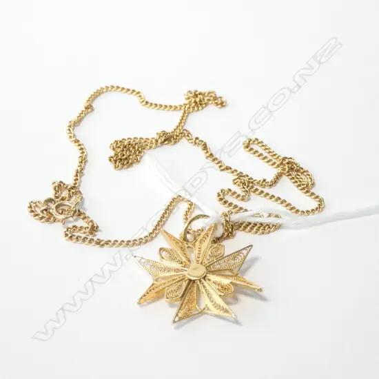 18 CT GOLD FILIGREE STAR NECKLACE 7.1 GRAMS 