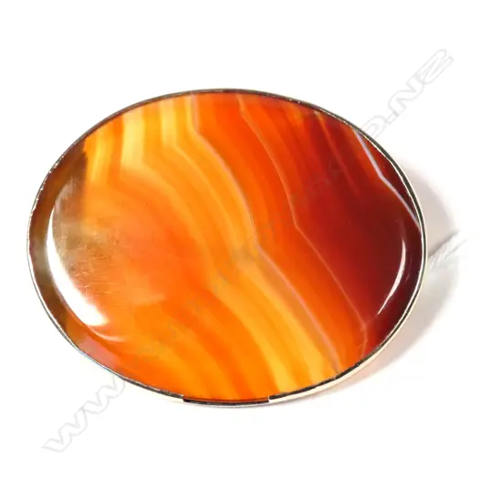 GOLD FRAMED CARNELIAN/AGATE BROOCH 