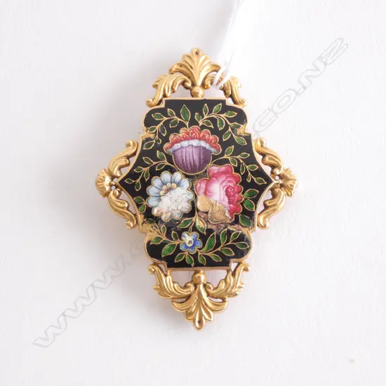 UNMARKED GOLD & ENAMEL BROOCH (faulted) 6gms