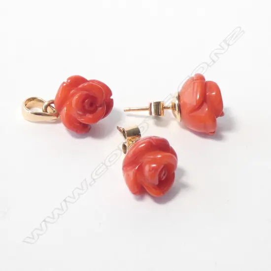 14k GOLD & RED CORAL EAR STUDS & PENDANT