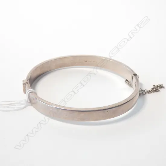 SILVER HALF HINGED BANGLE ENGRAVED