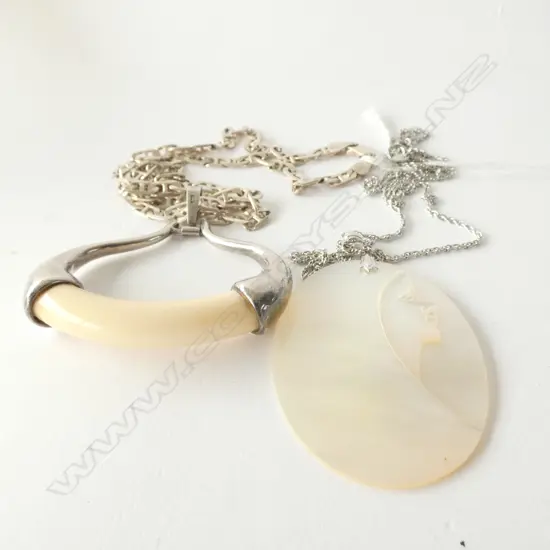 925 SILVER & BONE NECKLACE + 925 SILVER & MOP PENDANT