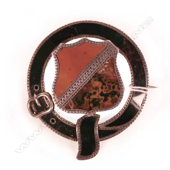 SCOTTISH SILVER AND AGATE BROOCH