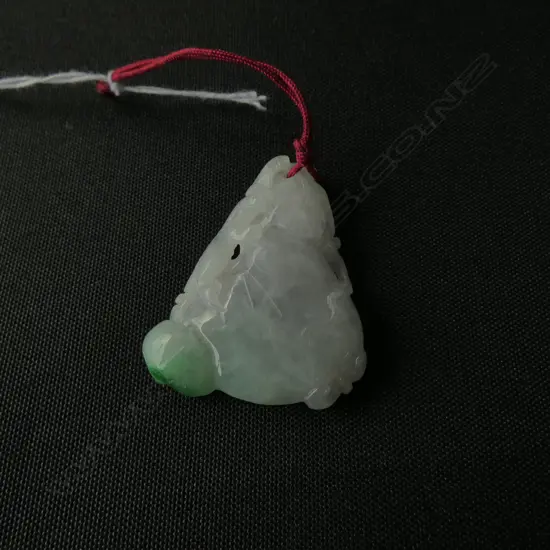 A jadeite small pendant