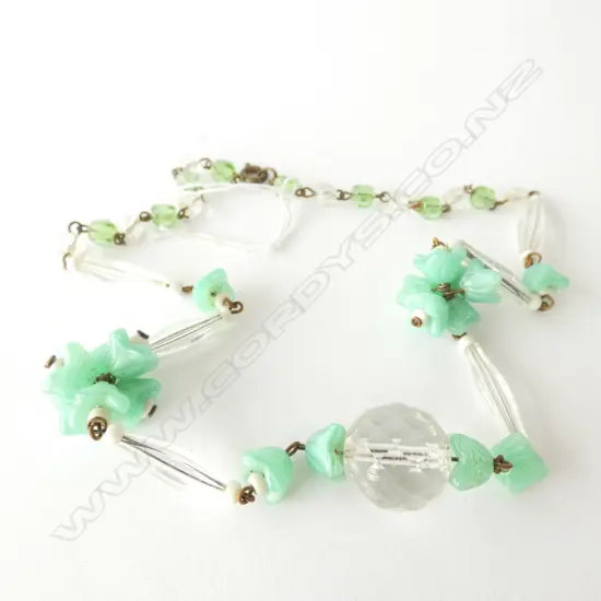 VINTAGE GLASS BEAD NECKLACE MINT & CLEAR