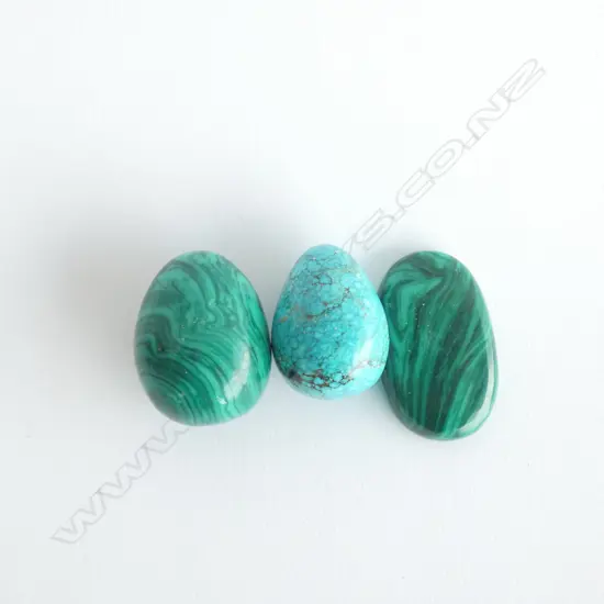 (To RTV) MALACHITE & TURQUOISE EGGS & SMALL PCE MALACHITE