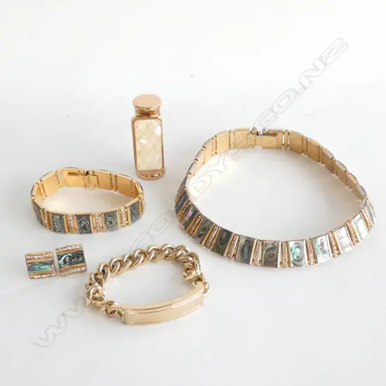 COLLECTION COSTUME JEWELLERY 