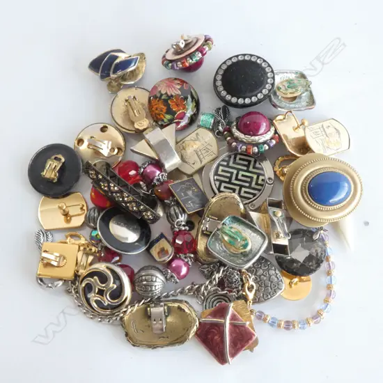 COLLECTION COSTUME JEWELLERY 
