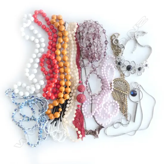 LG BAG ASSORTED BEADED & COSTUME JEWELLERY