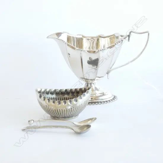 GEORGIAN STYLE SILVER PLATE CREAM JUG/A SALT/2 SPOONS