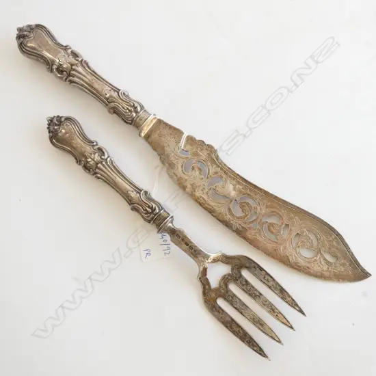 STG SILVER FISH SERVERS B'HAM 1868 254 GRAMS TOTAL L. 330MM