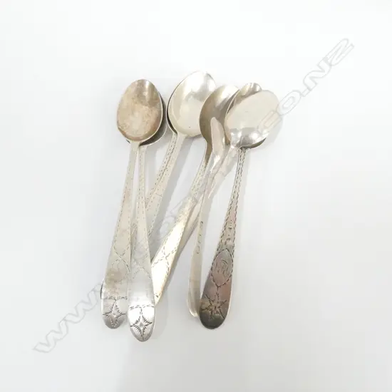 7 GEORGIAN IRISH SILVER TEASPOONS & A MUSTARD SPOON 94gm