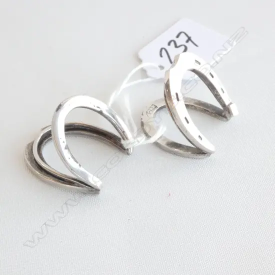 PR ORR INDIAN SILVER HORSE SHOE MENU HOLDERS 