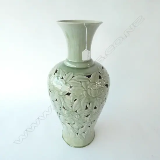 LG KOREAN RETICULATED CELADON FLOOR VASE, H. 540MM