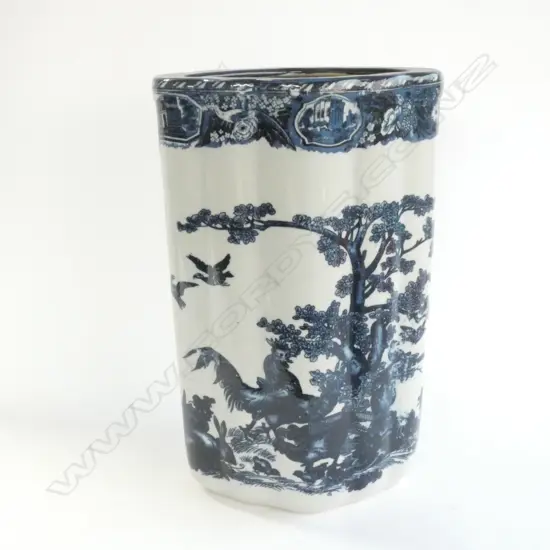LARGE CHINESE B/W VASE H. 405MM