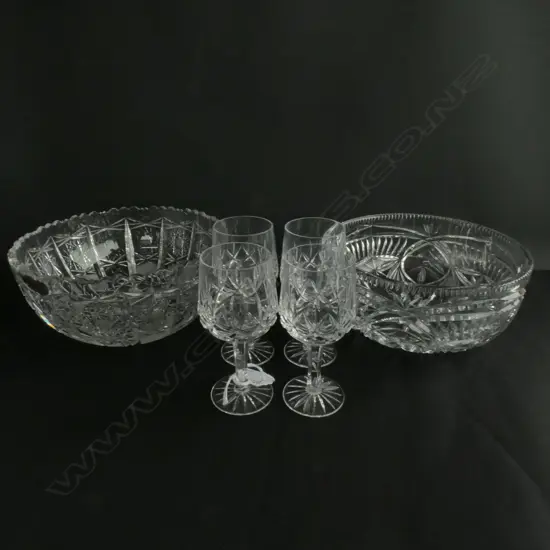 2 CRYSTAL BOWLS + 4 GLASSES 