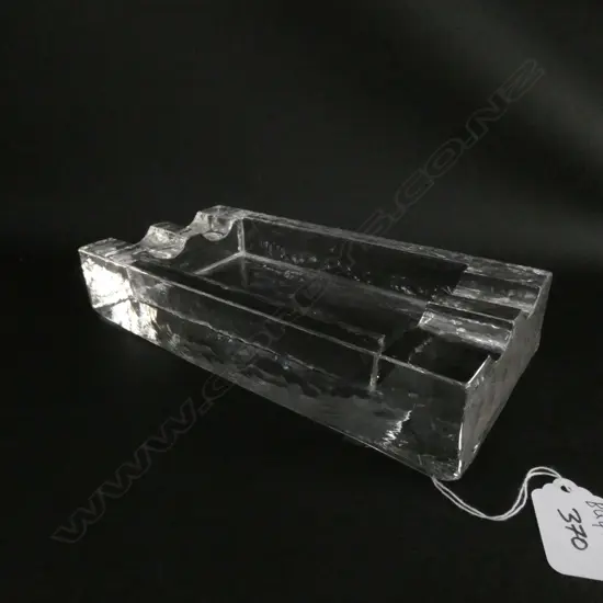 LINDSHAMMAR SWEDEN GLASS ASHTRAY SMALL CHIP TO CORNER D.230mm