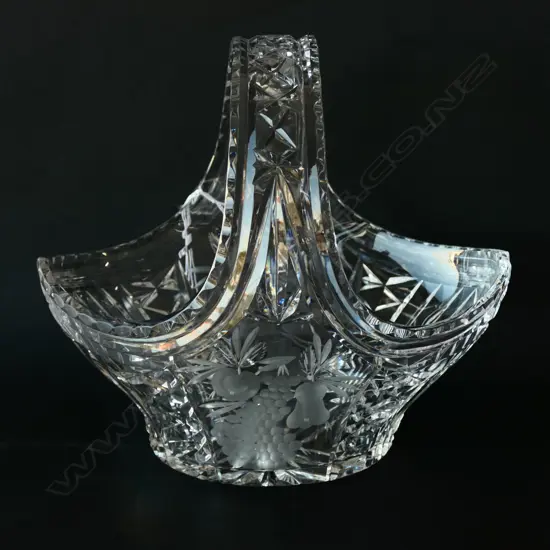 LG CUT GLASS & FRUIT ETCHED BASKET, 250 X 160 X H. 230MM
