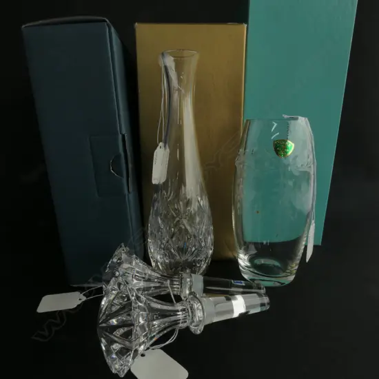 TIFFANY GLASS VASE (H. 210MM) KUSAK CUT GLASS TUMBLER, PR WATERFORD GLASS WINE STOPPERS