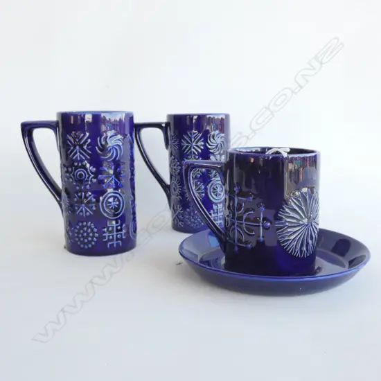 3 PORTMEIRION TOTEM CUPS + 1 BLUE SAUCER
