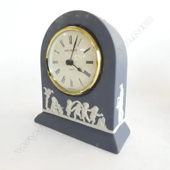 WEDGWOOD COBALT BLUE JASPERWARE SM MANTLE CLOCK, H. 120MM
