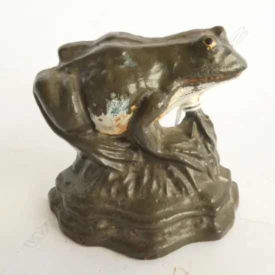 c1900 CAST IRON FROG DOORSTOP ORIGINAL GREEN PAINT H.80mm
