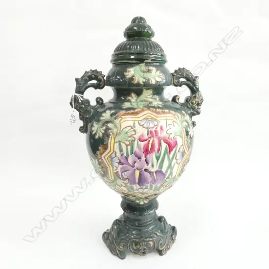 LARGE GREEN VICTORIAN LIDDED VASE H. 520MM