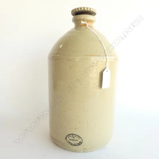 TIMARU POTTERIES STONE WARE CROCK , W. STOPPER. H. 280MM