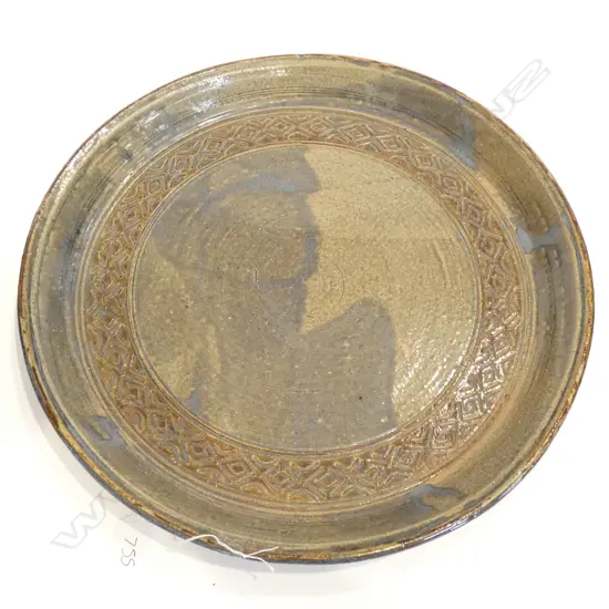 PAPUA NEW GUINEA STUDIO CHARGER, JASON ABAKA, DIA. 425MM