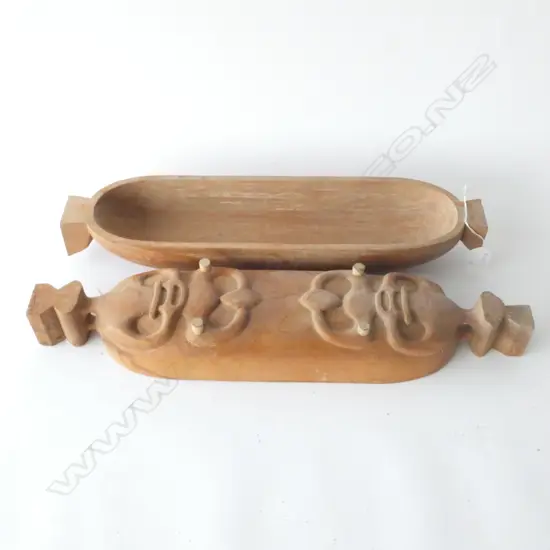 2 BRYAN MCCURRACH CARVED WOODEN MAORI WAKA HUIA L. 550MM