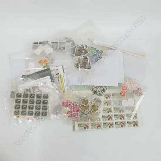 COLLECTION ASST. VINTAGE NZ STAMPS 