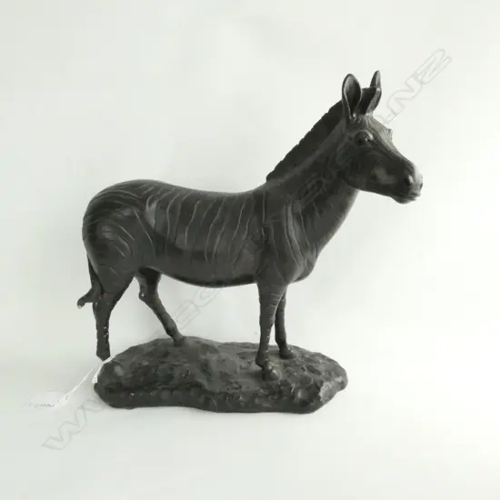 WOODEN CARVED ZEBRA L. 290. H. 300M