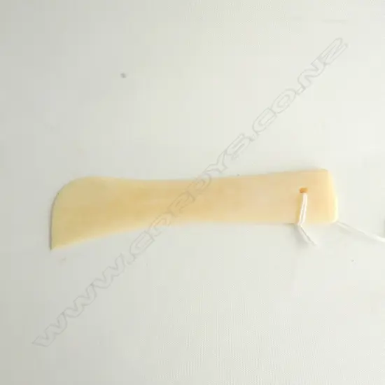 WHALEBONE? PENDANT BLADED TYPE FORM L.135mm