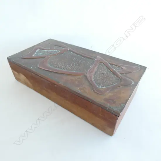 WOODEN BOX WITH COPPER LID  205 X 105 X 50MM